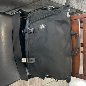 Timbuke2 laptop bag